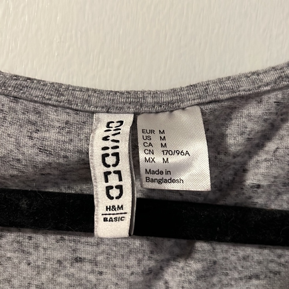 H&M Divided basic Gray top - Picture 2 of 3
